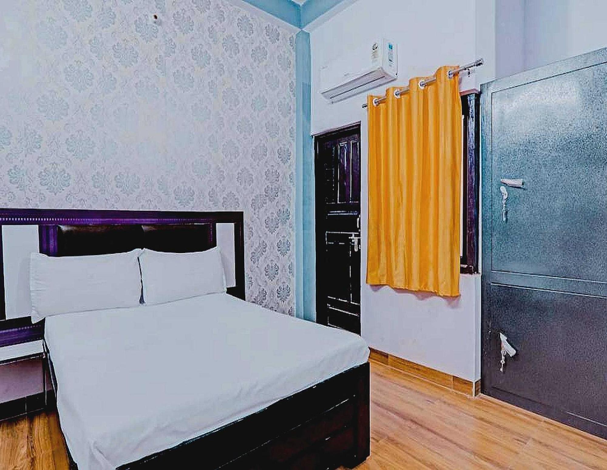 Hotel O Rr Palace Lakhnaú Exteriér fotografie