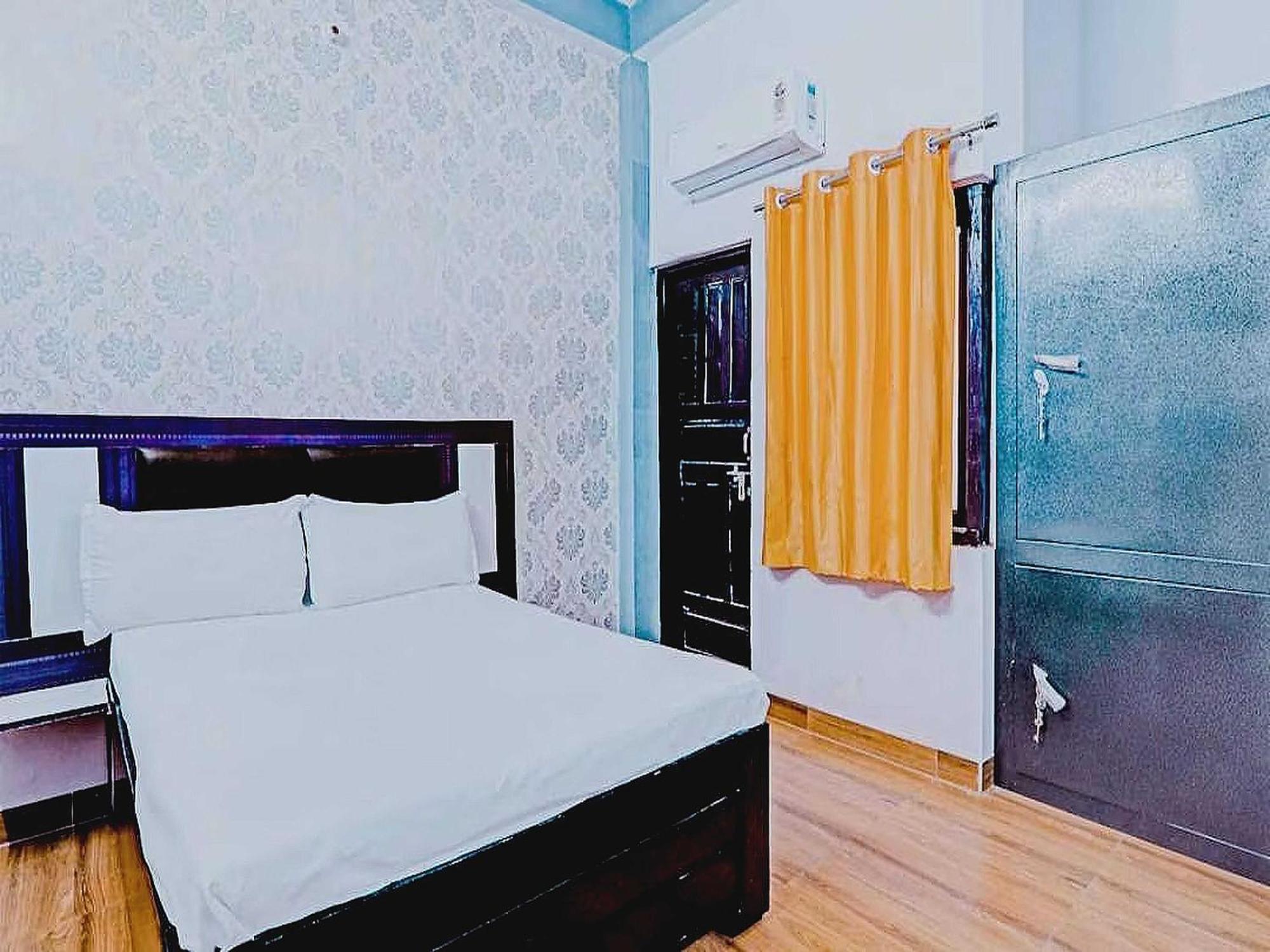 Hotel O Rr Palace Lakhnaú Exteriér fotografie