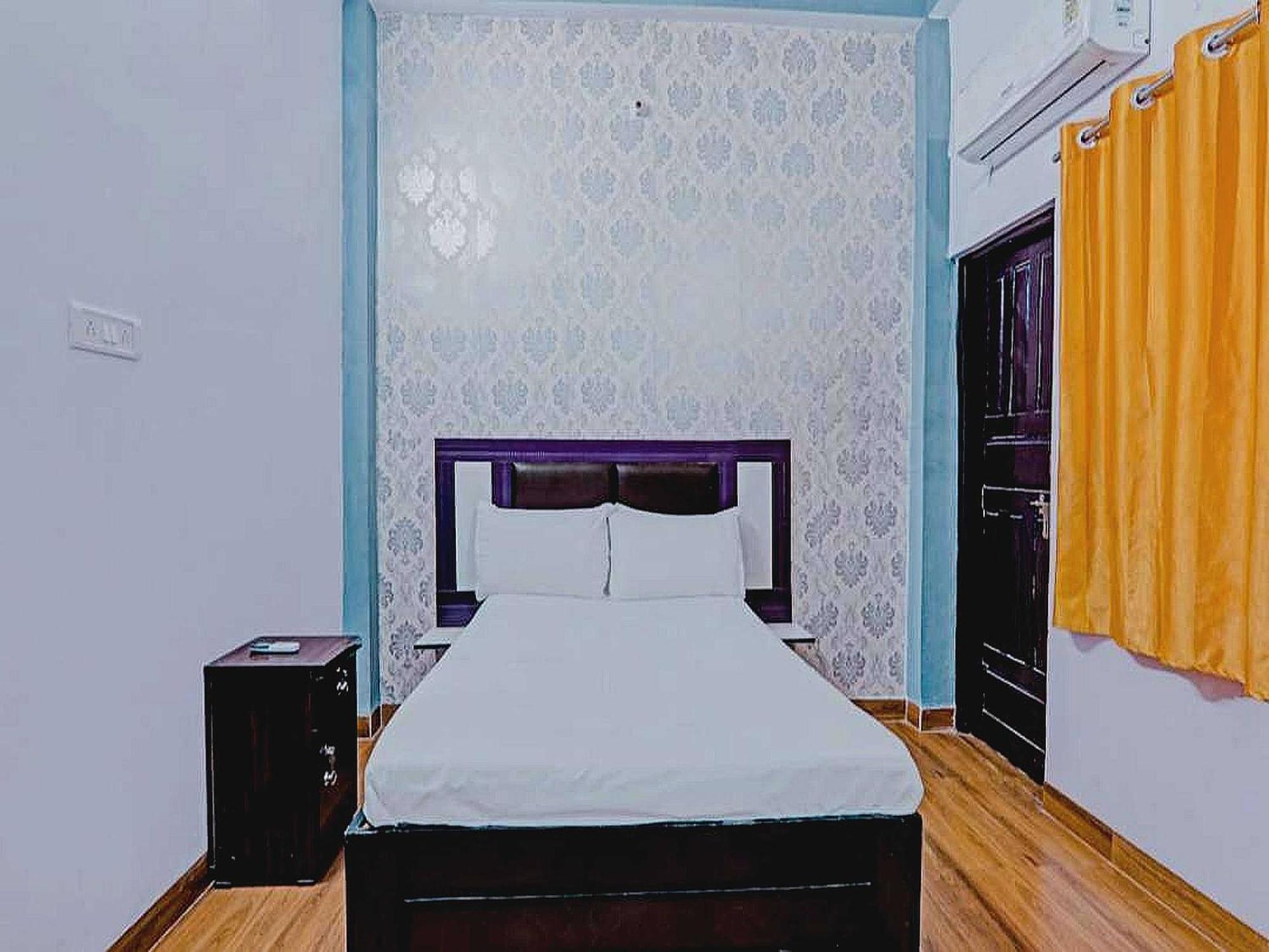 Hotel O Rr Palace Lakhnaú Exteriér fotografie