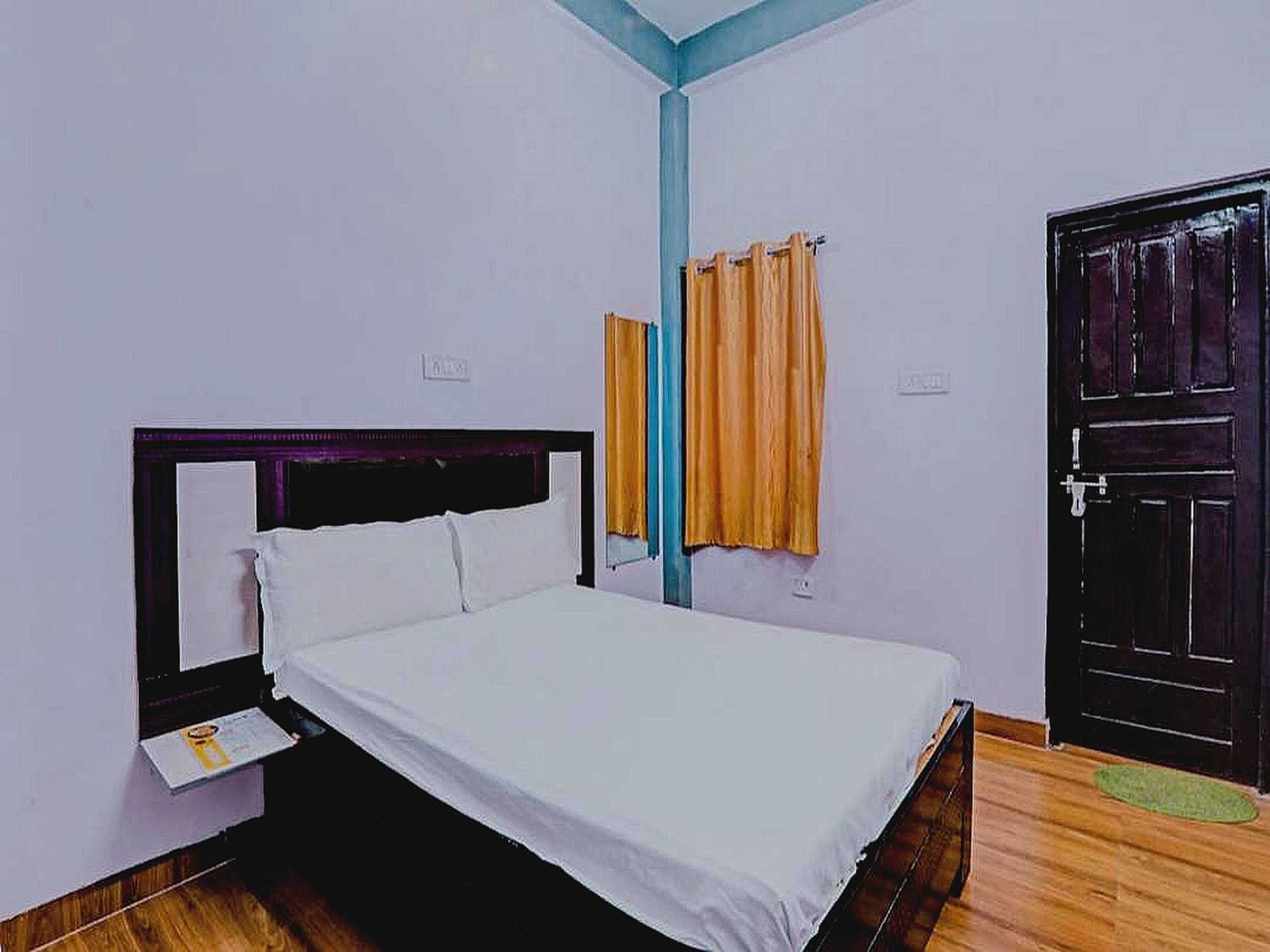 Hotel O Rr Palace Lakhnaú Exteriér fotografie