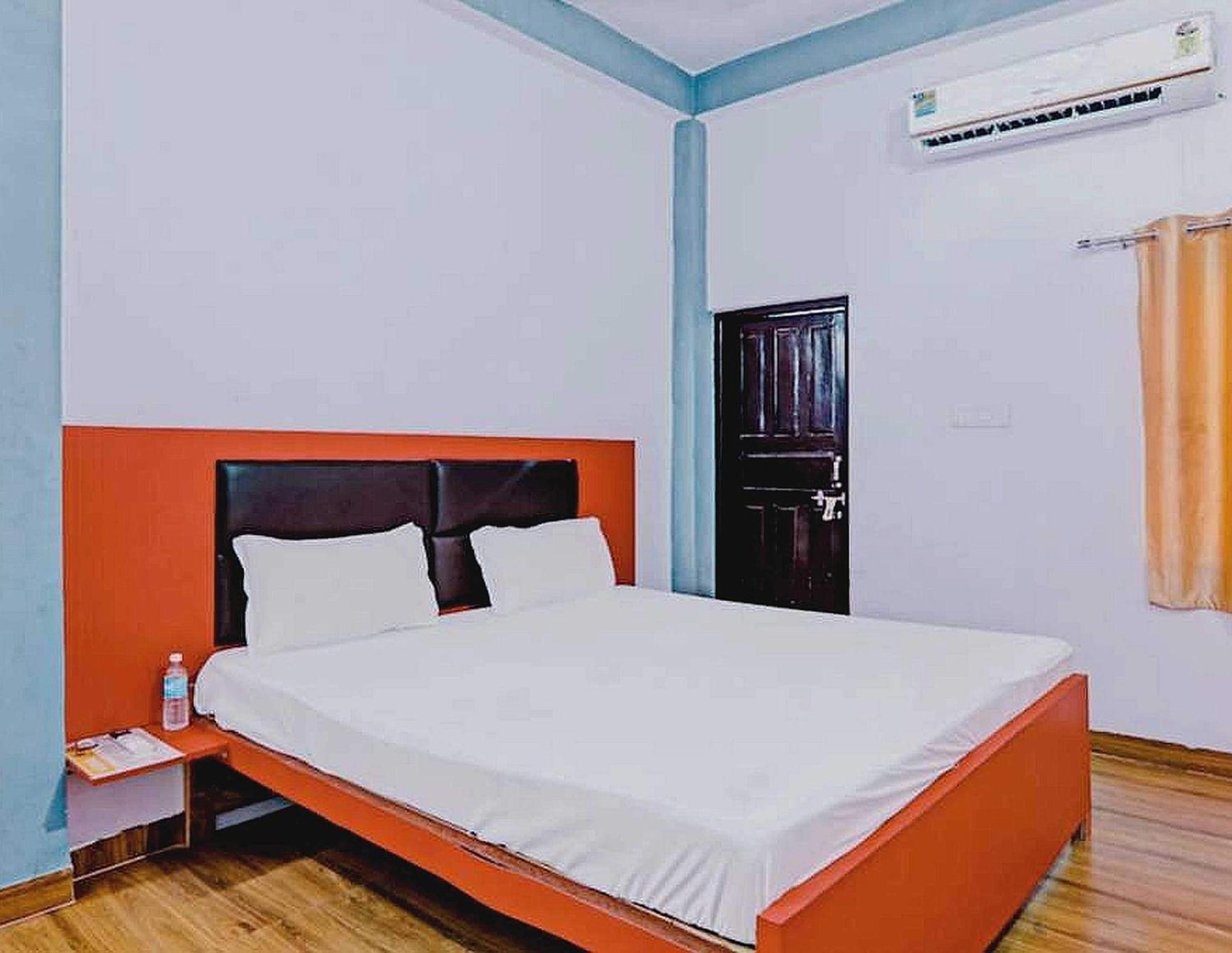Hotel O Rr Palace Lakhnaú Exteriér fotografie